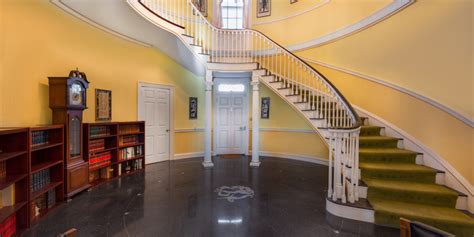 THE MANSION AT THE VILLAGES: A HERTZ TRAVEL GUIDE.